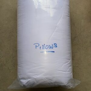 White Bedding Pillow Set